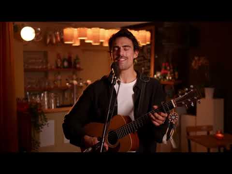 Livio - Solo - Fly Me To The Moon (Live Session)